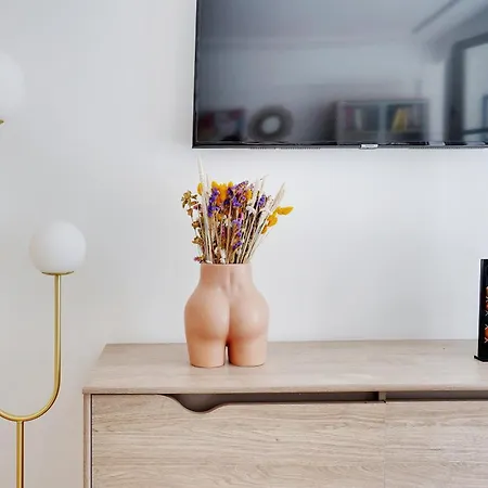 Parisian Charm Porte Maillot Apartment Paris